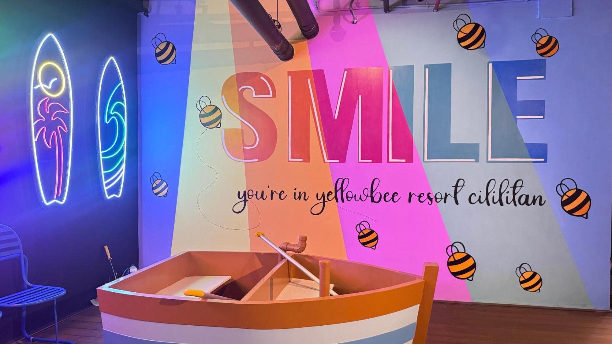 Yellow Bee Resort Cililitan ジャカルタ エクステリア 写真