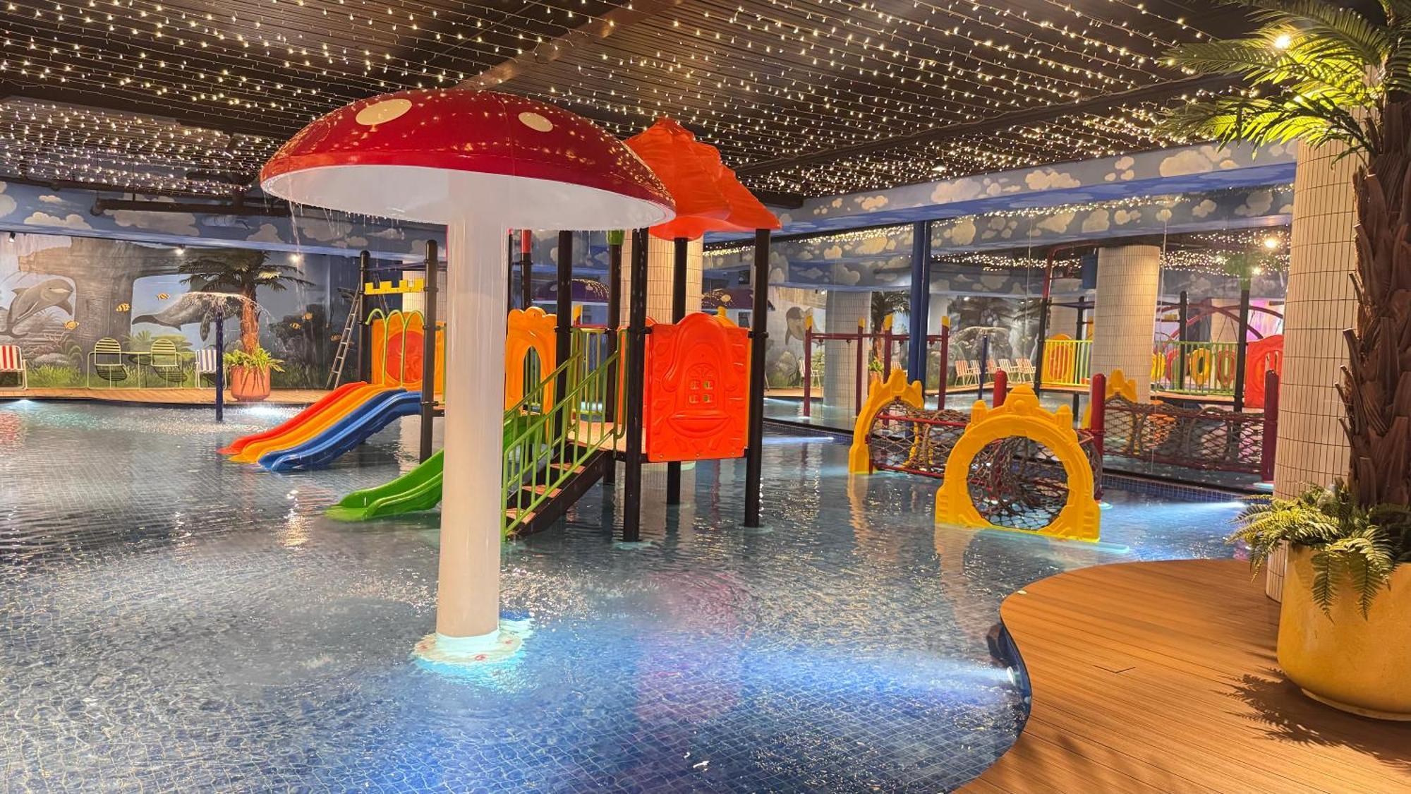 Yellow Bee Resort Cililitan ジャカルタ エクステリア 写真