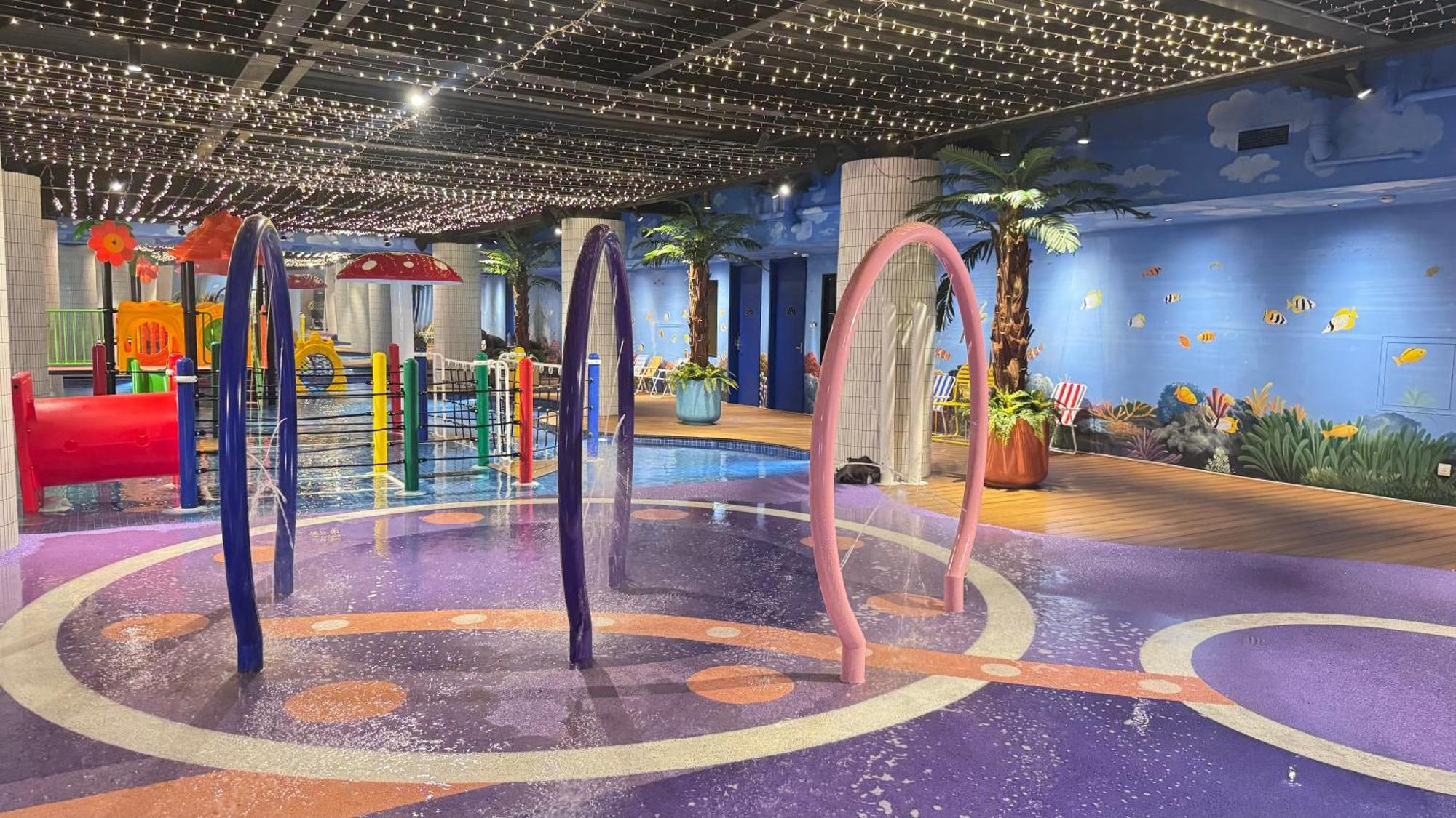 Yellow Bee Resort Cililitan ジャカルタ エクステリア 写真