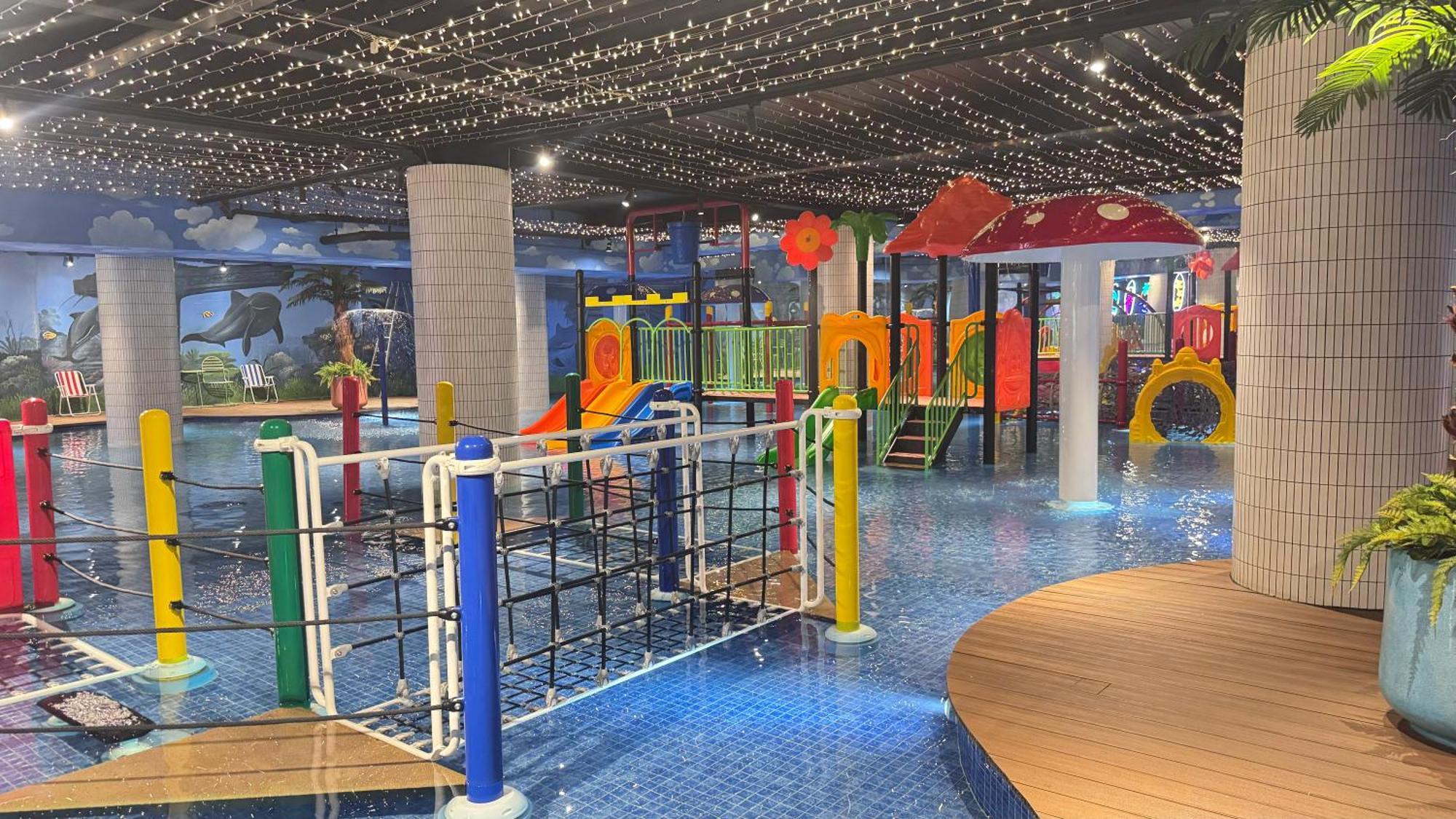 Yellow Bee Resort Cililitan ジャカルタ エクステリア 写真