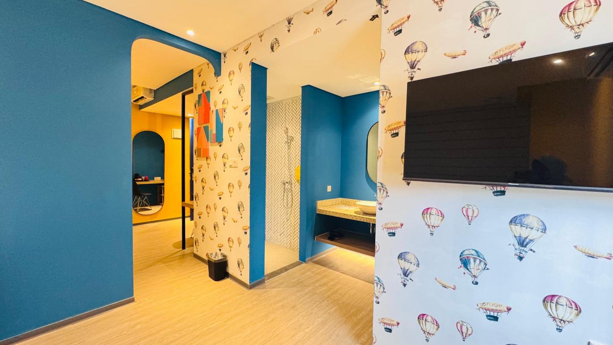 Yellow Bee Resort Cililitan ジャカルタ エクステリア 写真