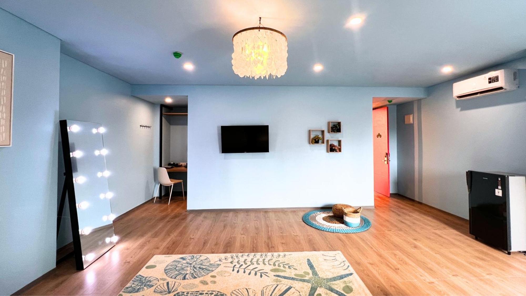Yellow Bee Resort Cililitan ジャカルタ エクステリア 写真