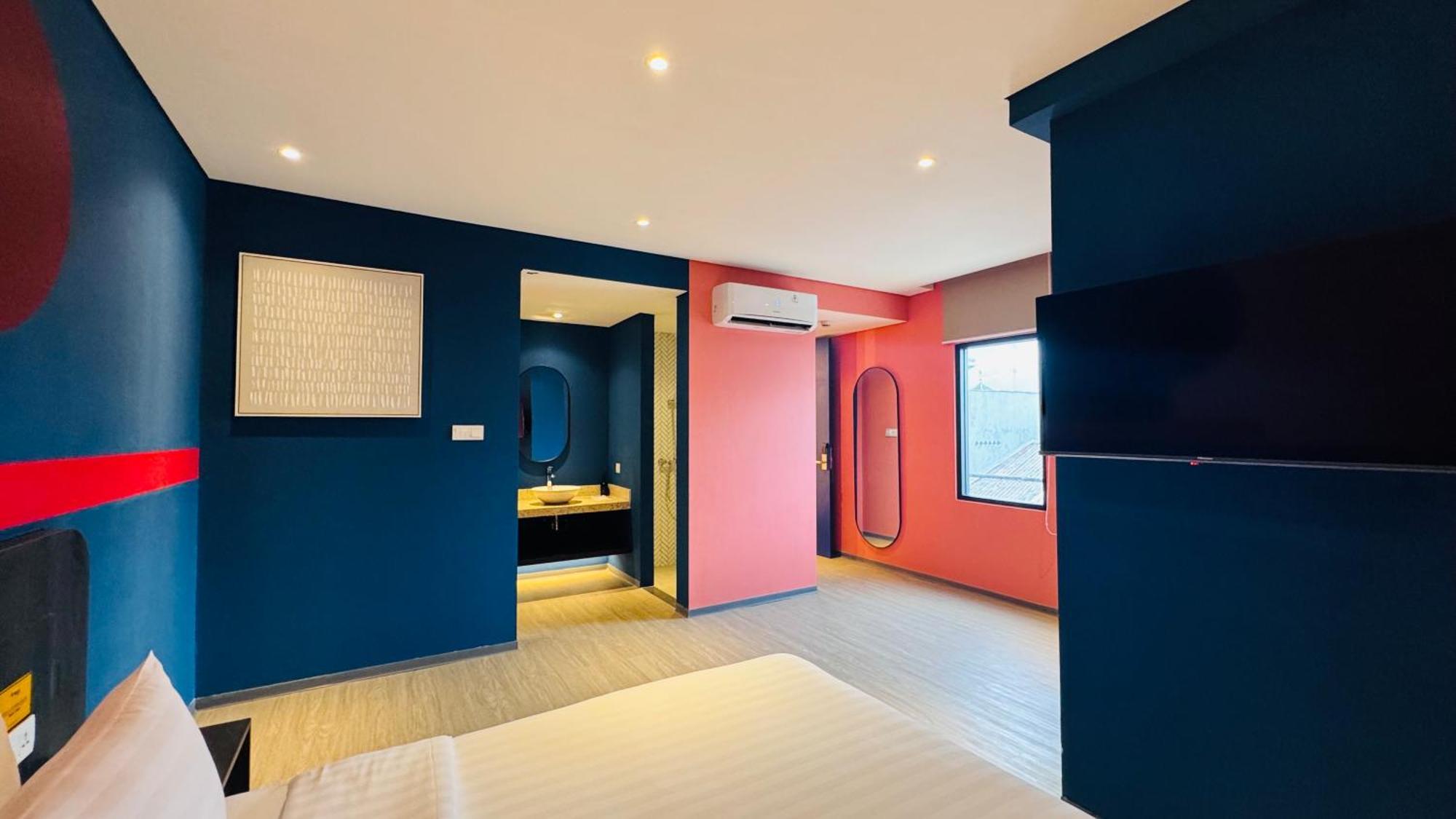 Yellow Bee Resort Cililitan ジャカルタ エクステリア 写真