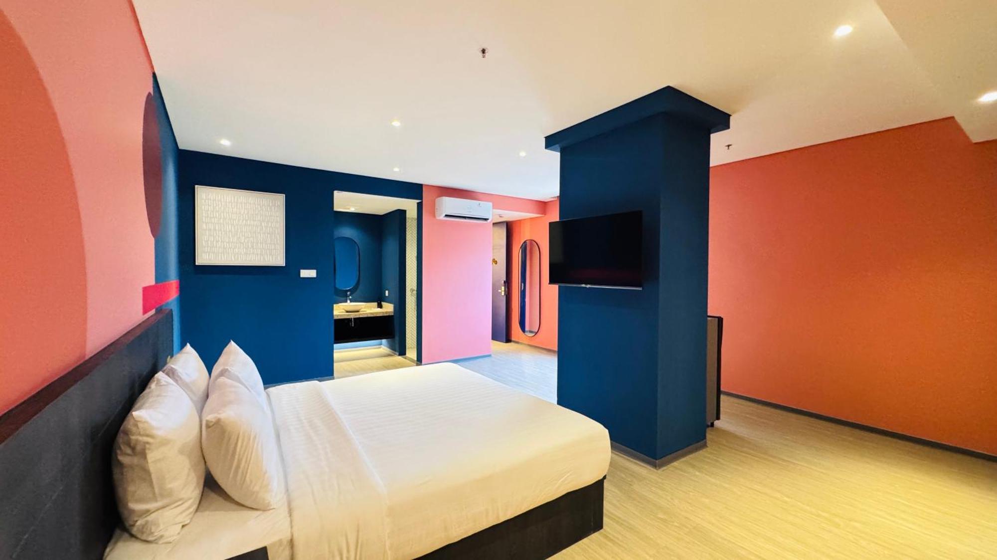 Yellow Bee Resort Cililitan ジャカルタ エクステリア 写真