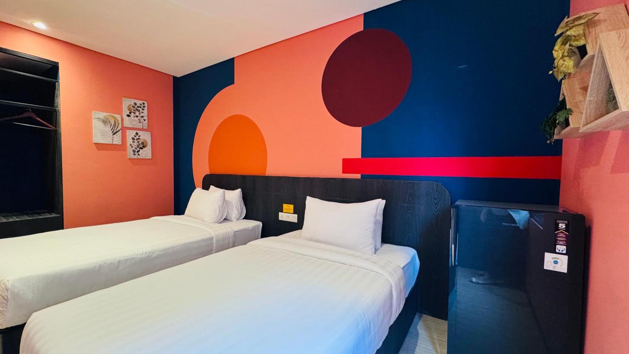 Yellow Bee Resort Cililitan ジャカルタ エクステリア 写真