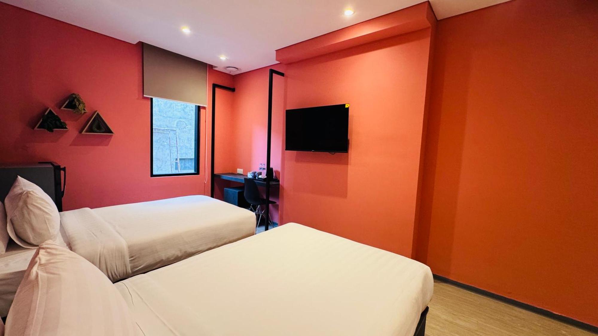 Yellow Bee Resort Cililitan ジャカルタ エクステリア 写真