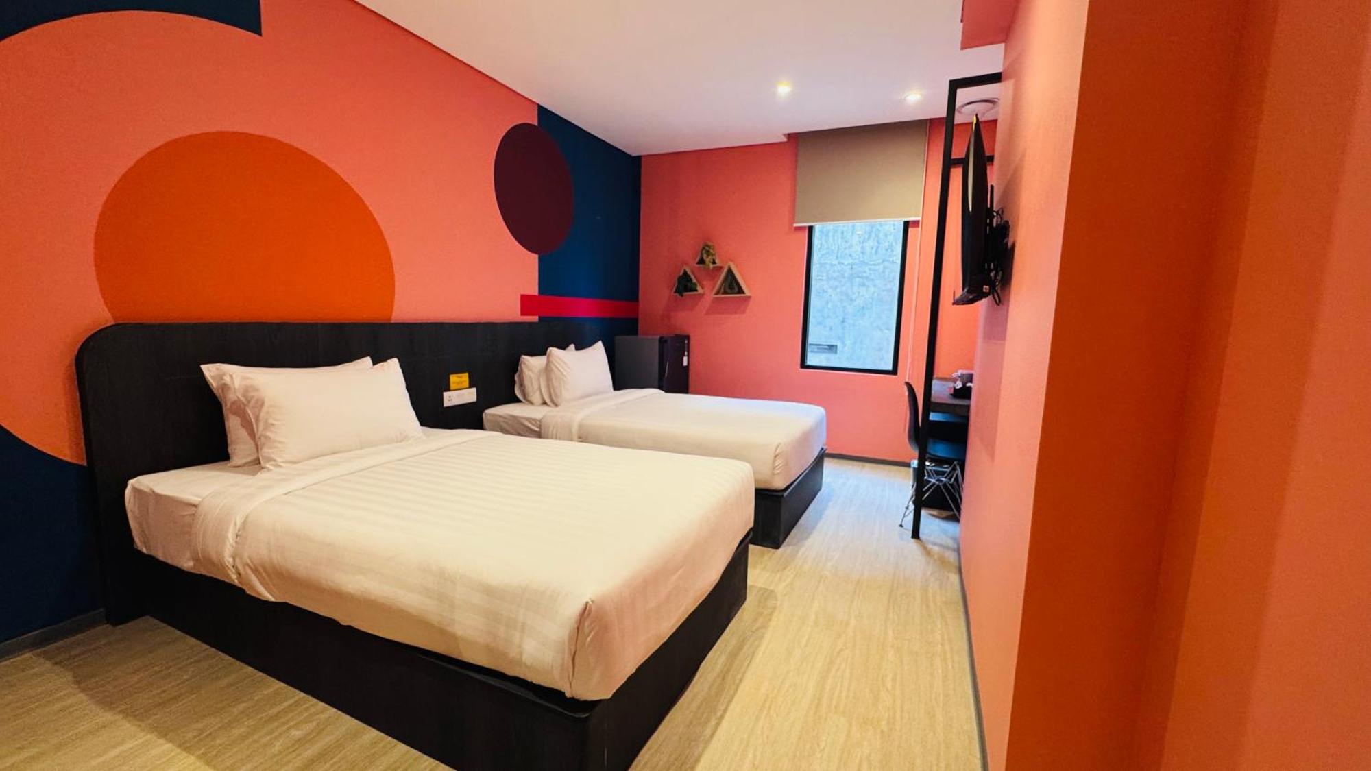 Yellow Bee Resort Cililitan ジャカルタ エクステリア 写真