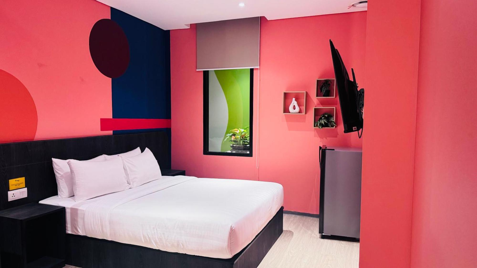 Yellow Bee Resort Cililitan ジャカルタ エクステリア 写真