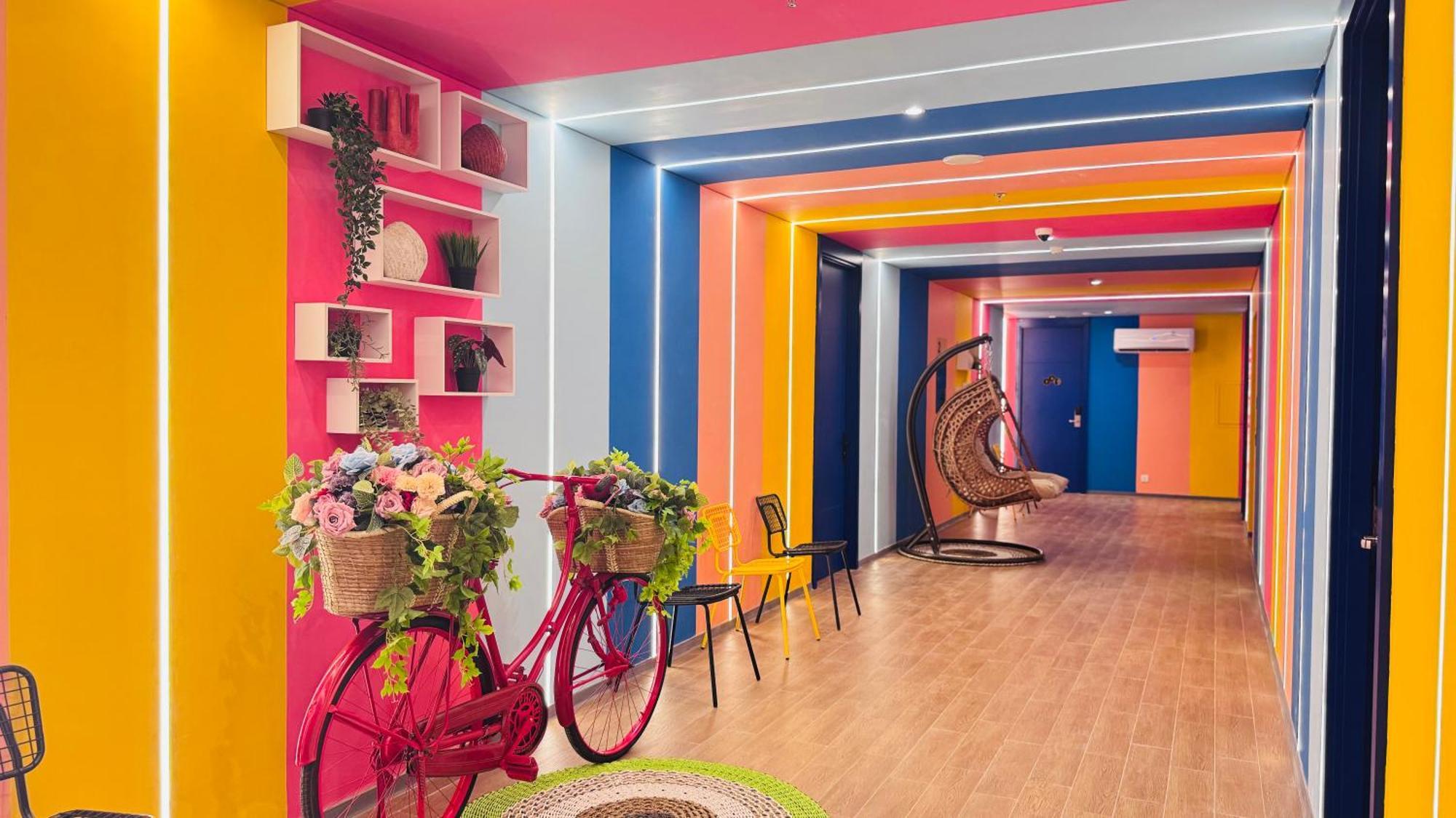 Yellow Bee Resort Cililitan ジャカルタ エクステリア 写真